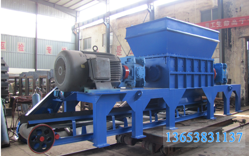 128.木材撕碎機(jī)