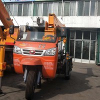 三輪車自卸帶斗移樹隨車吊 園林移樹專業(yè)隨車吊