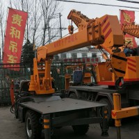 批發(fā)果園三輪車隨車吊 3噸三輪吊挖樹機(jī)價(jià)格